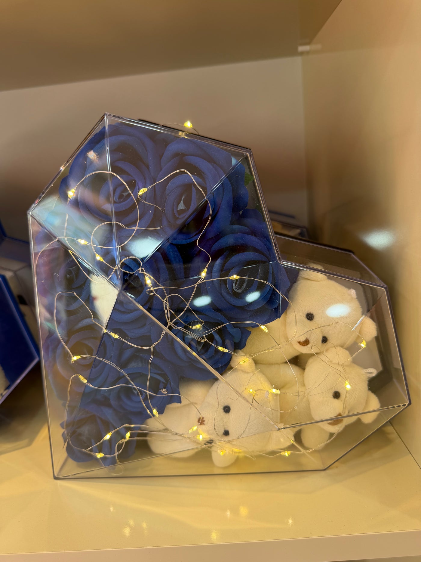 Led Işıklı Şeffaf Kalp Kutuda Mavi Güller & Peluş Ayıcıklar Pofidik Hediye