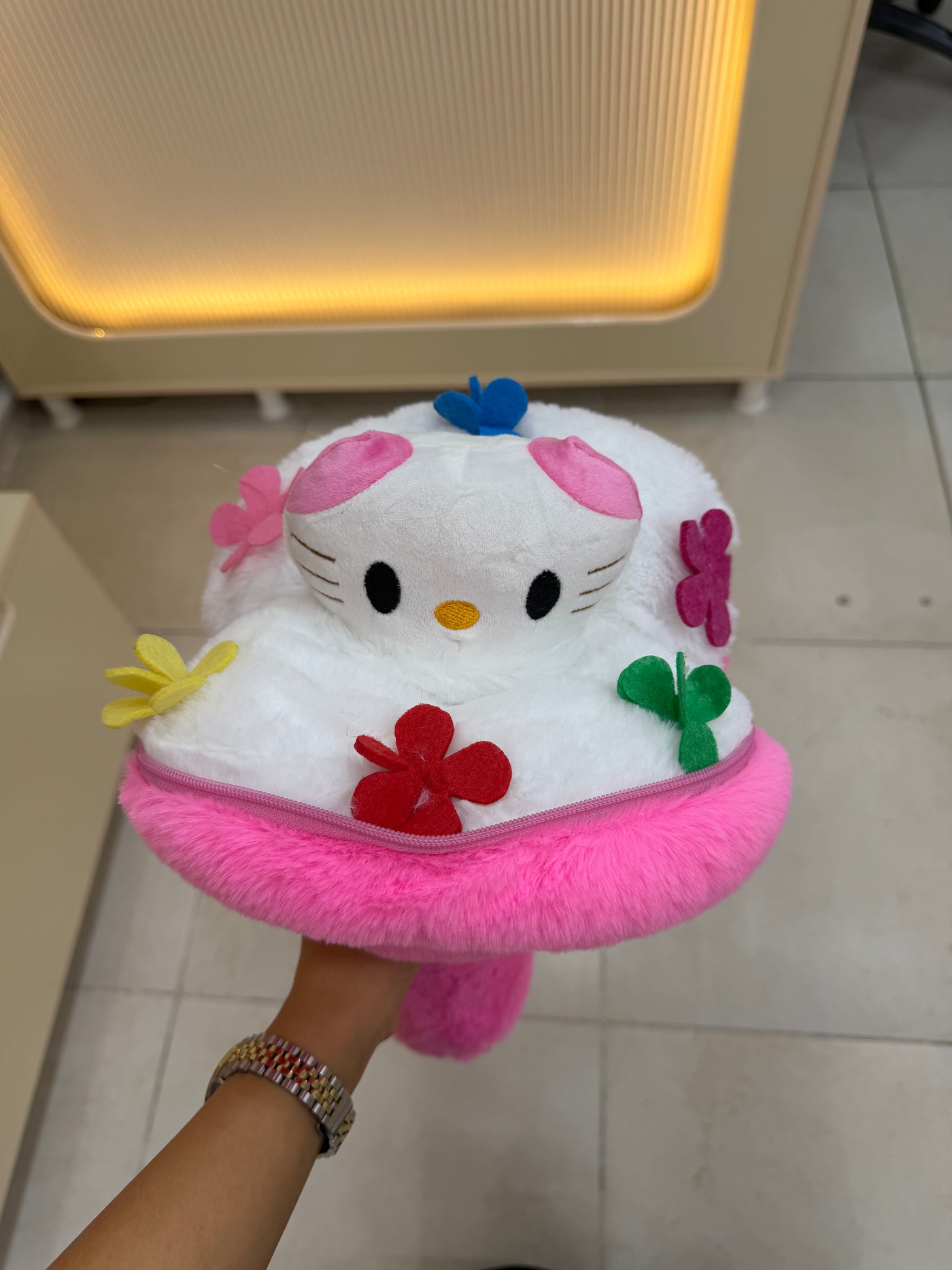 Sevimli Hello Kitty Figürlü Peluş Buket Pofidik Hediye