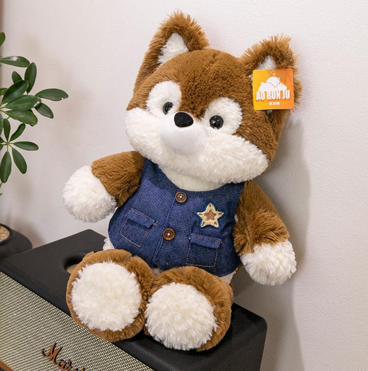 Koşan Peluş Kahverengi Kurt | 50 cm Yıldız Detaylı Kot Yelekli Arkadaş Pofidik Hediye